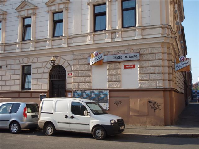 Malování pokojů Plzeň - nátěr fasády